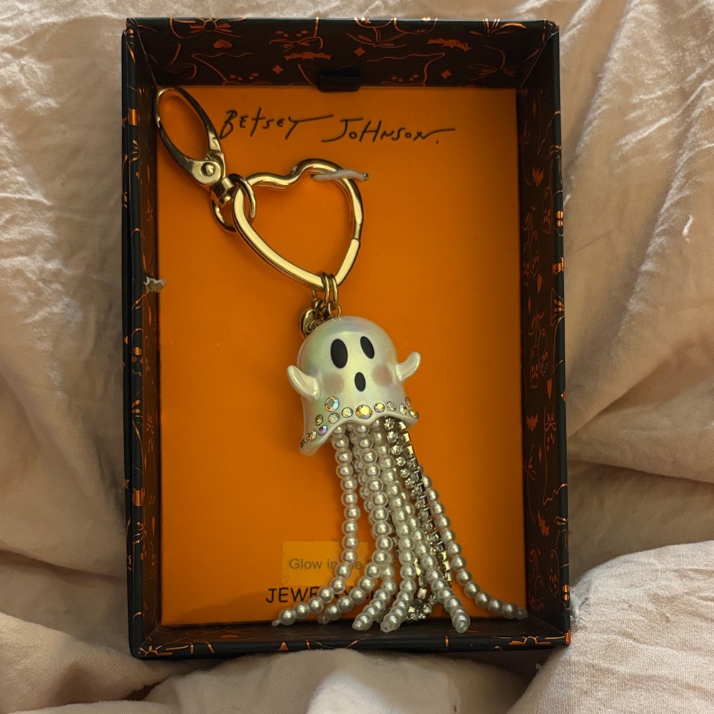 Betsey Johnson Pearl Ghost Keychain
